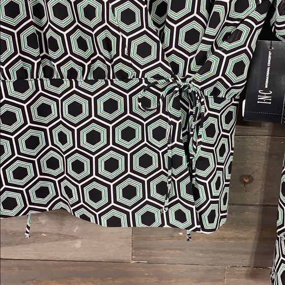 INC Green & Black Geometric Print Wrap Top NWT - Picture 5 of 7